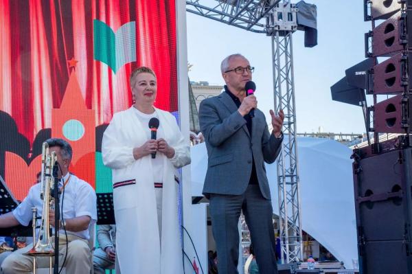 Сегодня празднует свой юбилей депутат Московской городской Думы, Председатель Комиссии по культуре и массовым коммуникациям Московской городской Думы, Народный артист Российской Федерации Евгений Владимирович Герасимов